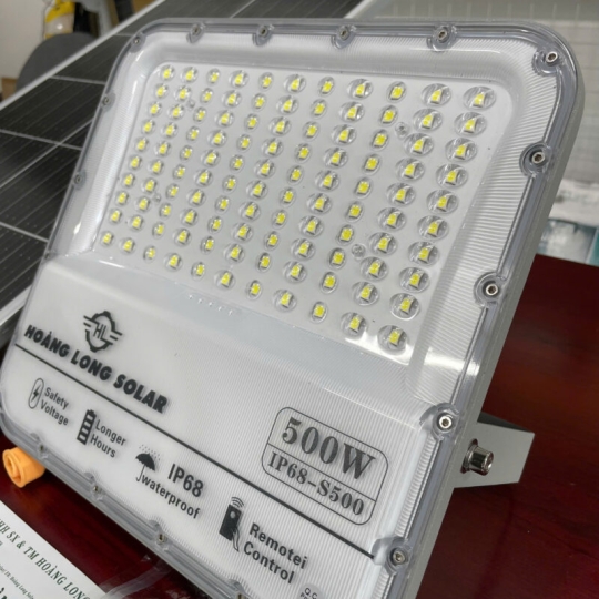 Đèn năng lượng mặt trời chống lóa mắt ngọc 500W New 2025
