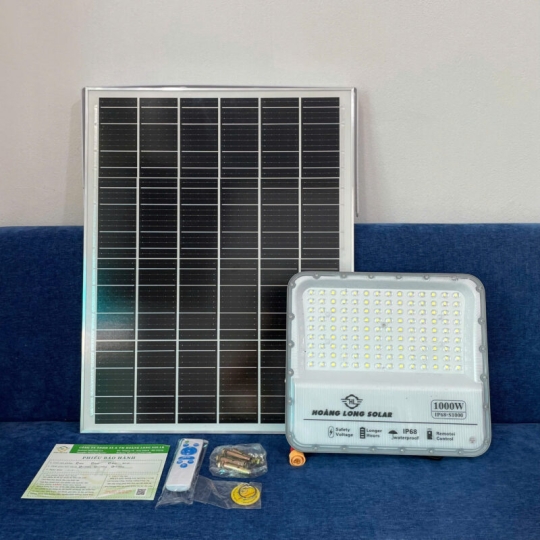 Đèn năng lượng mặt trời chống lóa mắt ngọc 1000W New 2025